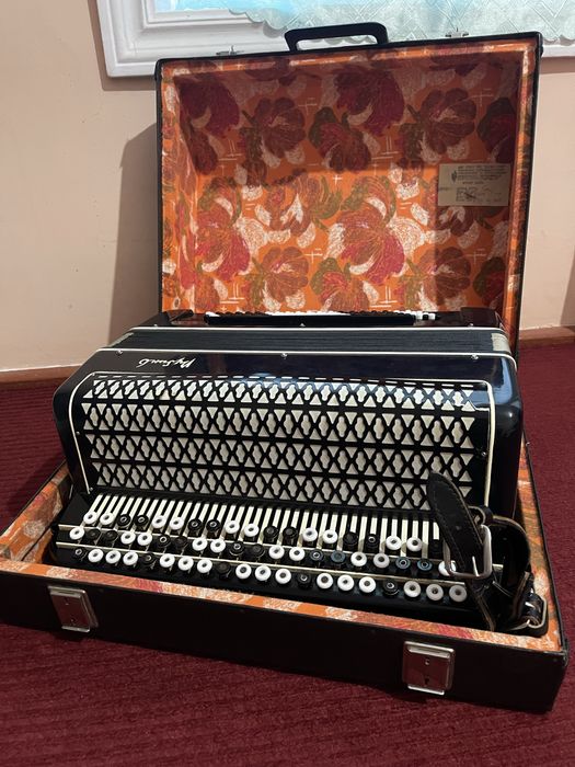 Bayan ruski ideal xolatda