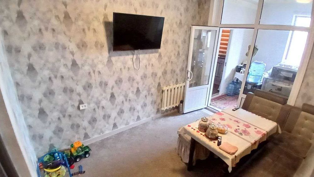 Срочно продаётся квартира на Хувайдо махалла Банковский дом 106 КВ