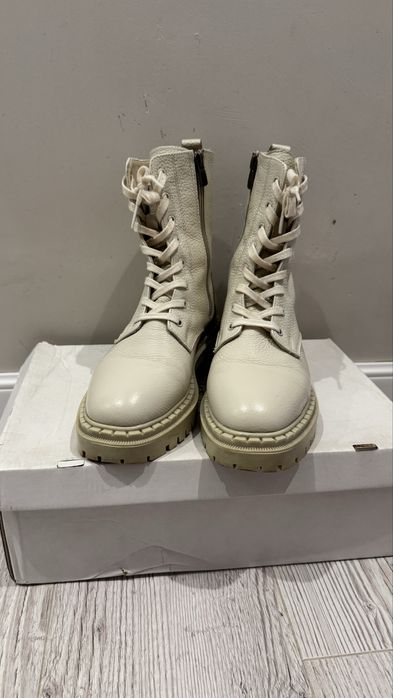 Ботинки осень/весна молочный оттенок