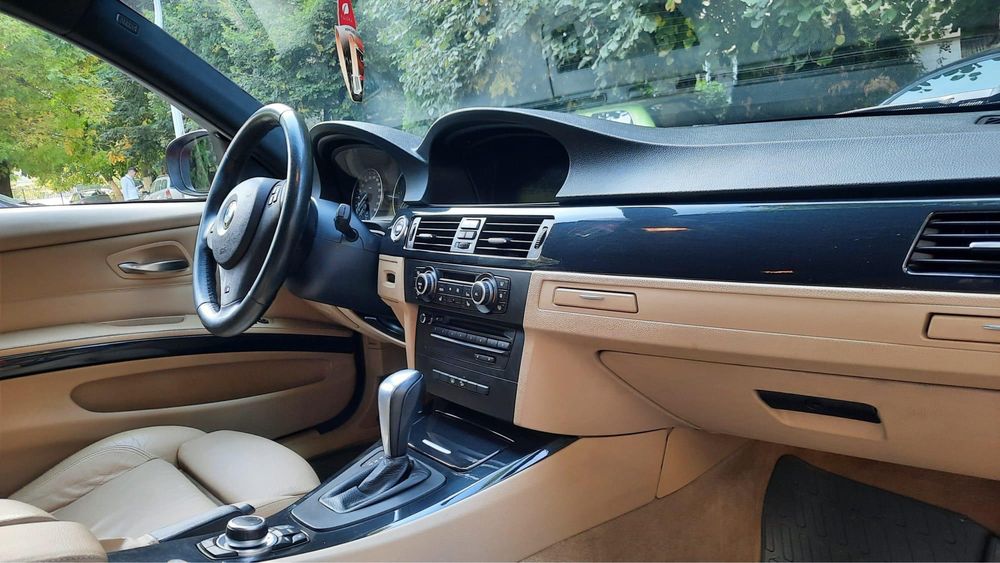 BMW E90 320D xDrive • 2011
