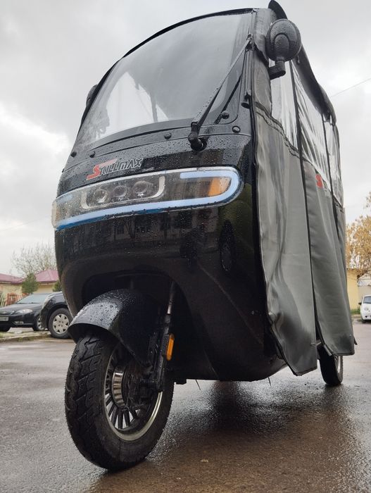 ПРОДАЕТСЯ срочно почти новый элпктро скутер