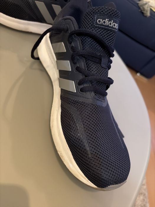 Маратонки adidas 42 номер