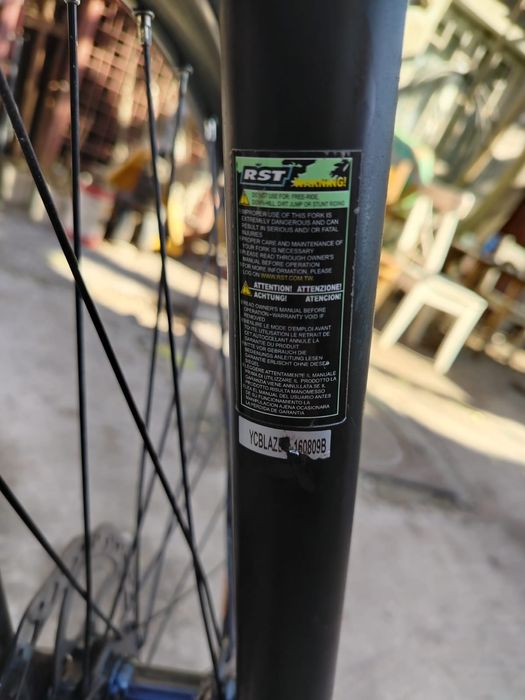 Vand bicicleta. Pretul este negociabil.