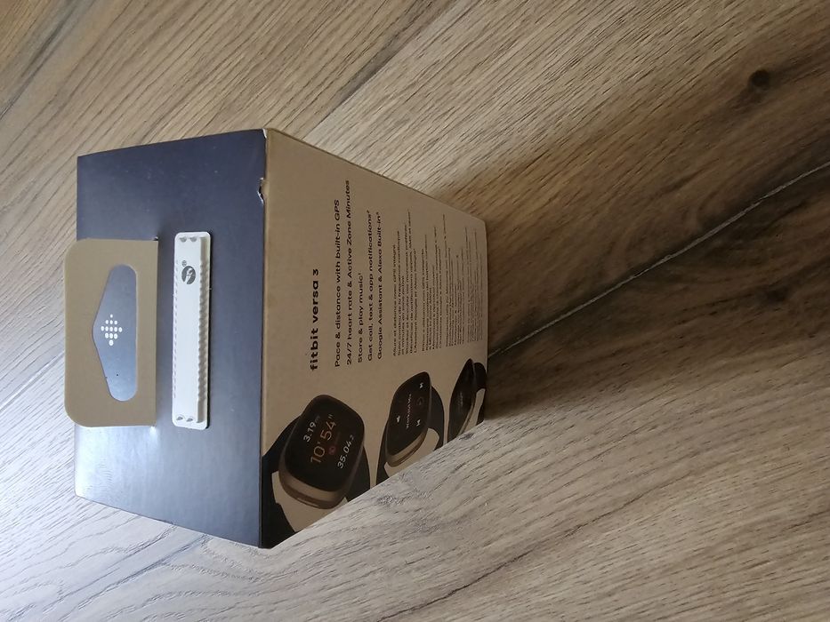 Smartwatch Fitbit Versa 3, Midnight Soft Gold