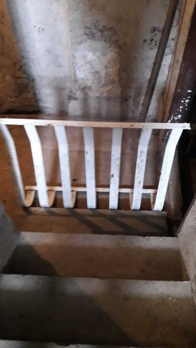 Метална ограда от дебело желязо