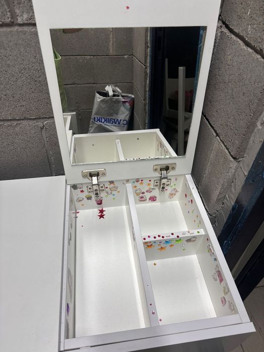 Срочно продается стол!