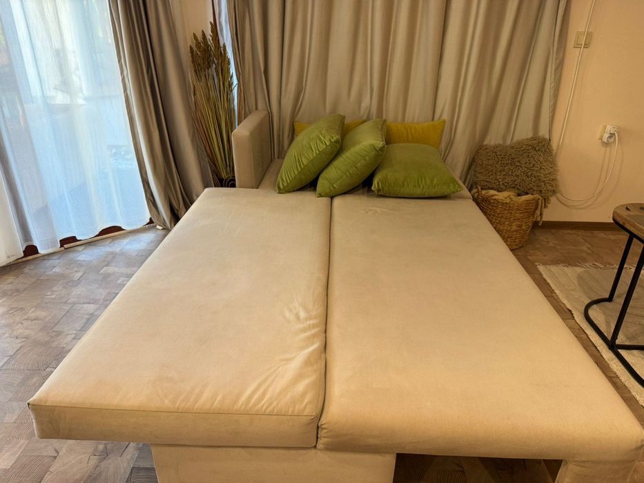 Разтегателен диван