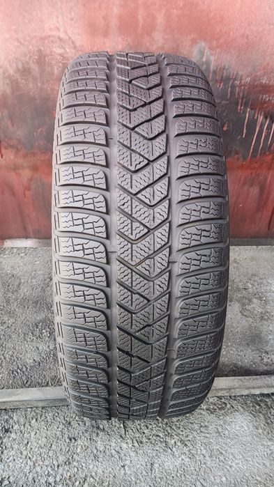 1брой  зимни гума 225/45/19 Pirelli Sotto Zero 3
dot24