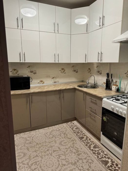 1/4/4 (39кв.м.) 8 микрорайон | с ремонтом, мебель и техника в подарок!