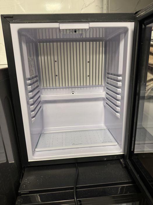 Холодильник для мини бар