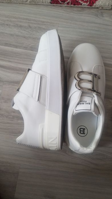 Женская  спортивная обувь