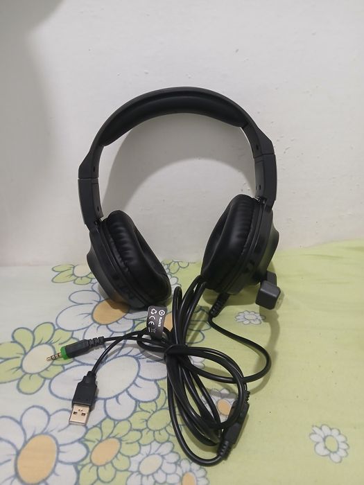 Vând căști HP bune