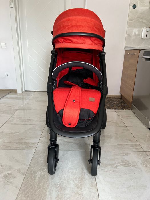 Продается детская прогулочная коляска Babyzz B100