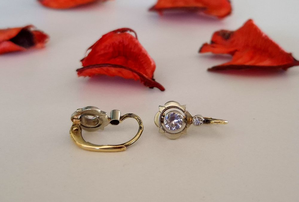 Cercei vechi din aur de 14K si cristal de stanca