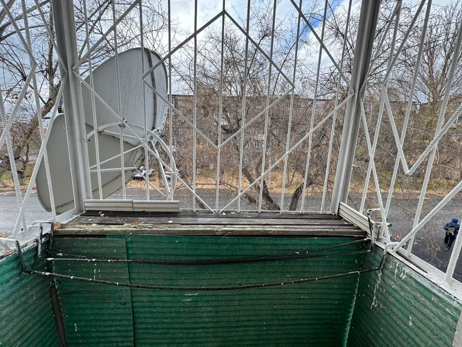 Продается  3-  комн квартира по адресу Царева  19