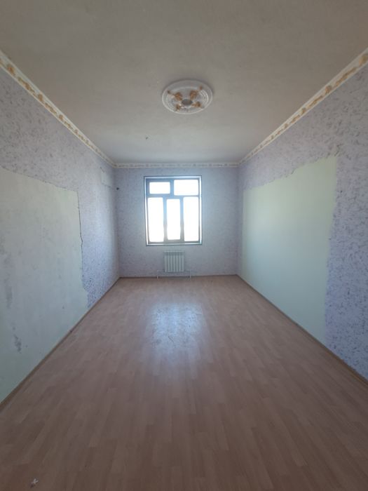 Yangi dom sotiladi ayraport 3 qavat 1 xona 2 xona qilingan 48 Kv.metr