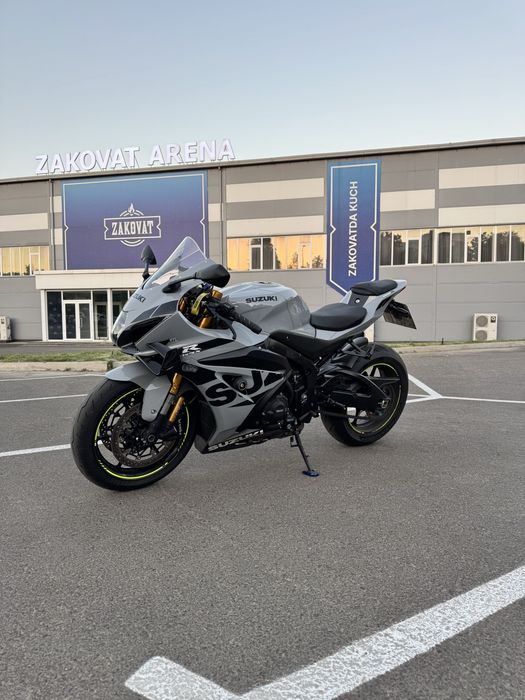 Продается SUZUKI GSXR1000R 2021 года с пробегом 23к. Документы чистые