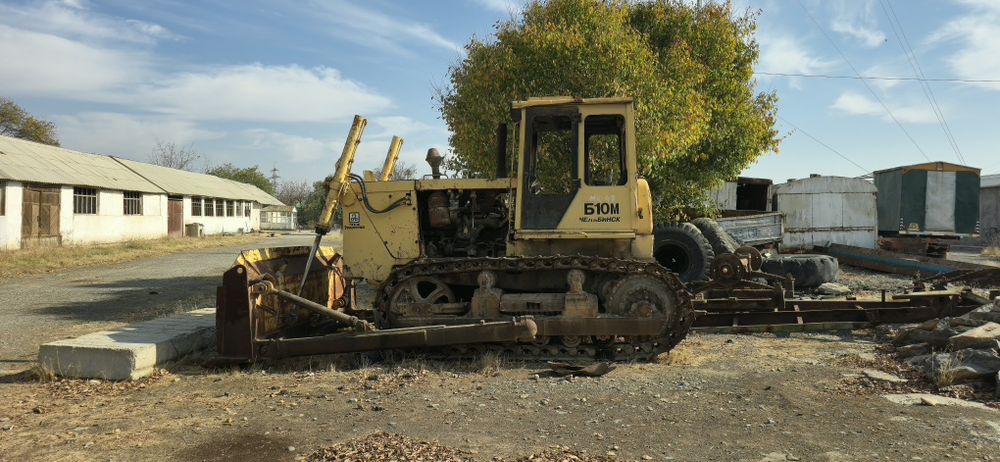 2005 Yilda ishlab chiqarilgan Buldozer B10M