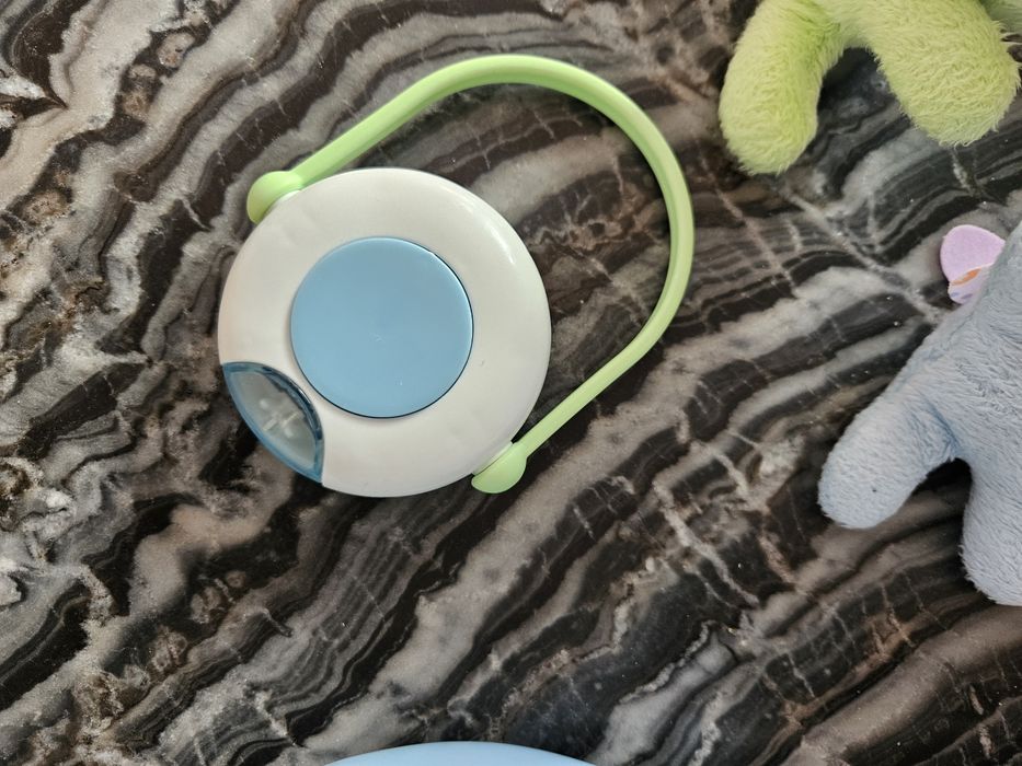 Fisher Price Музикална въртележка за легло и прожектор МЕЧЕТА-ПЕПЕРУДИ