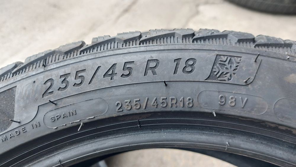 Зимни гуми 235/45/18 Michelin Pilot Alpin 5 2 броя