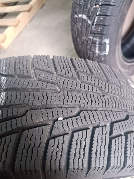 Продам резину 2 шт 195/65/15