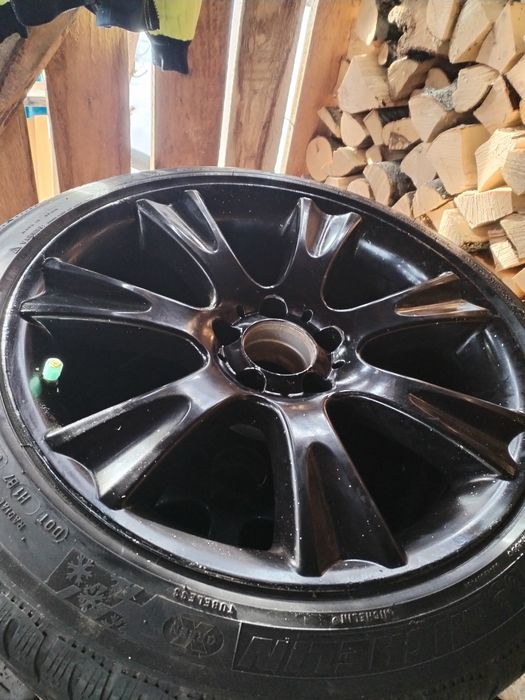 Vând un set de jante R18