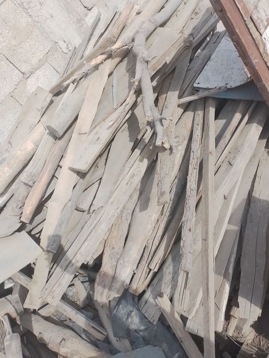 Uy yiqitilgan kerakli ishga yaroqli taxtalari sotiladi pulini kelisham