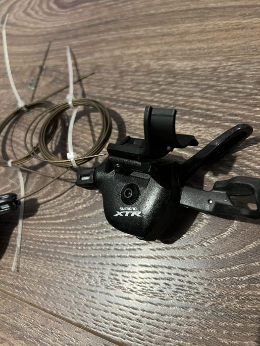 Manete Shimano XTR M 9000. Manetele sunt noi