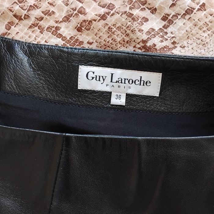 Миди черна пола от естествена кожа Guy Laroche 36