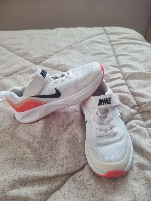 Оригинални маратонки  за момиче