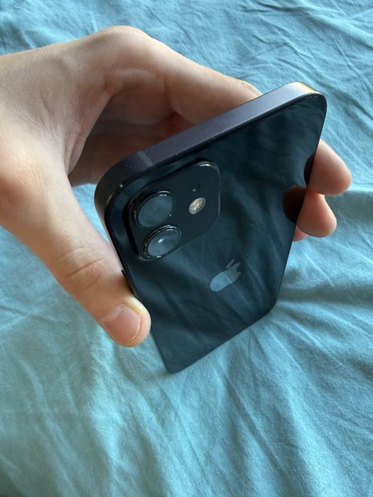 iPhone 12 64GB - Черен - Отличен!