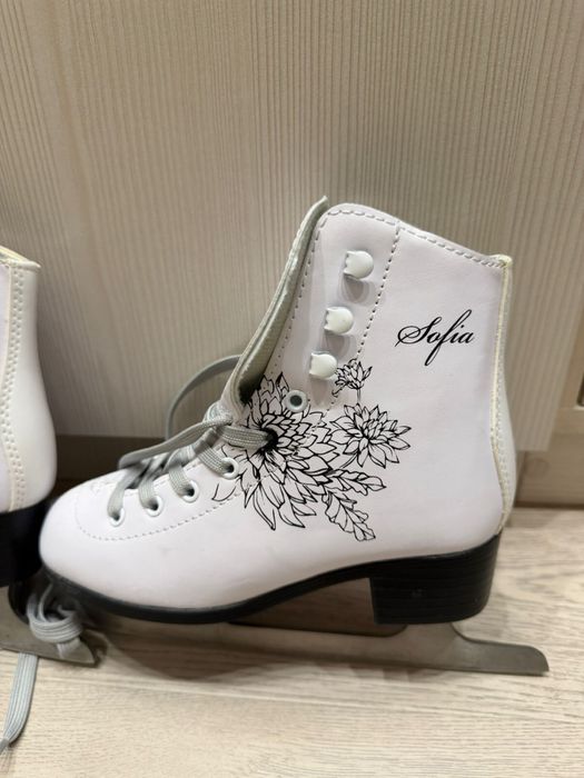 Коньки фигурные