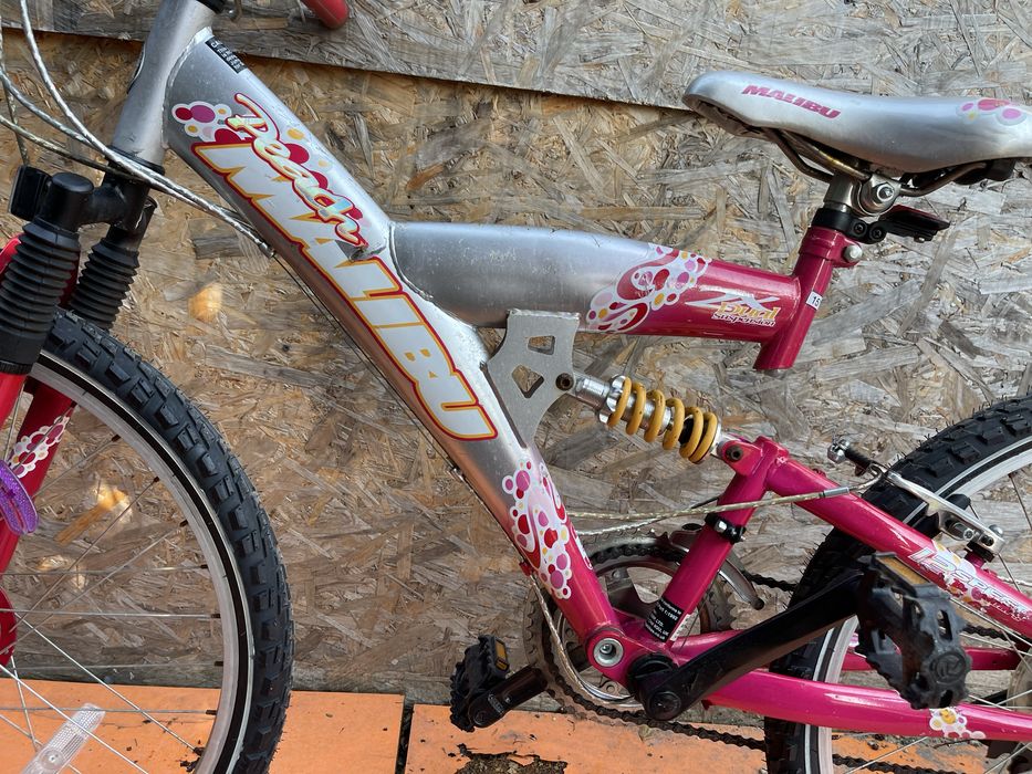 Bicicleta malibu cu suspensii roti 24”