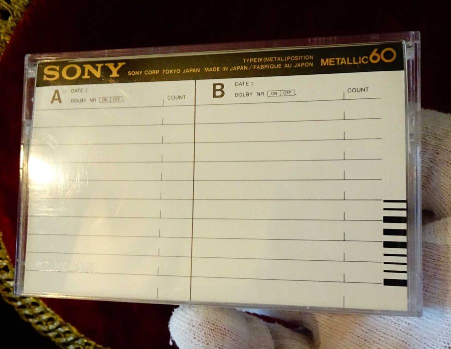 Sony Metallic аудиокасета с Елтън Джон.