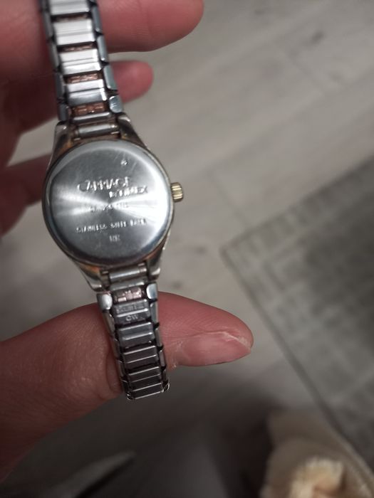 Часы кварцевые наручные