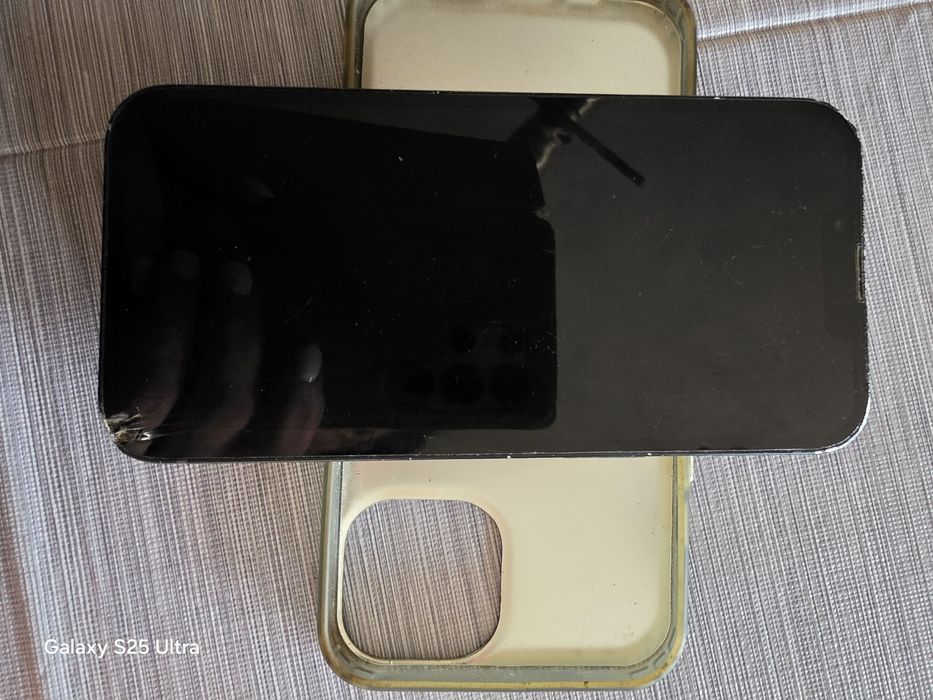 Продавам Iphone 13 256GB