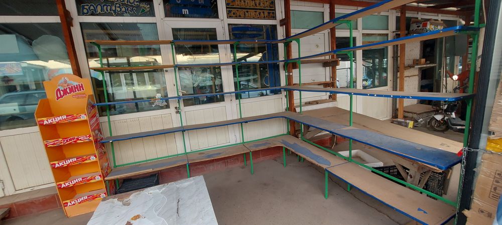 Продам полки ветрина