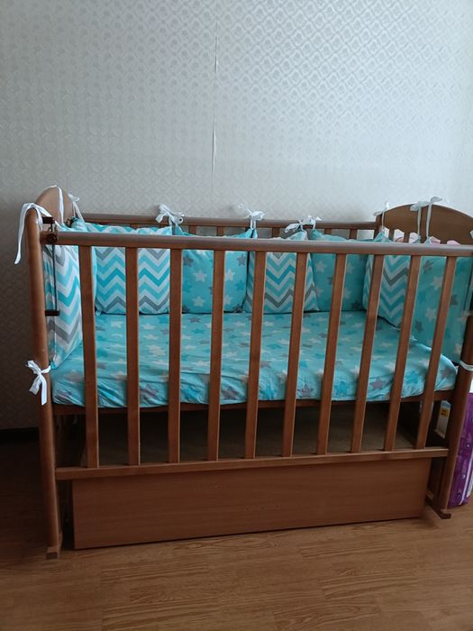 Продам детскую кроватку