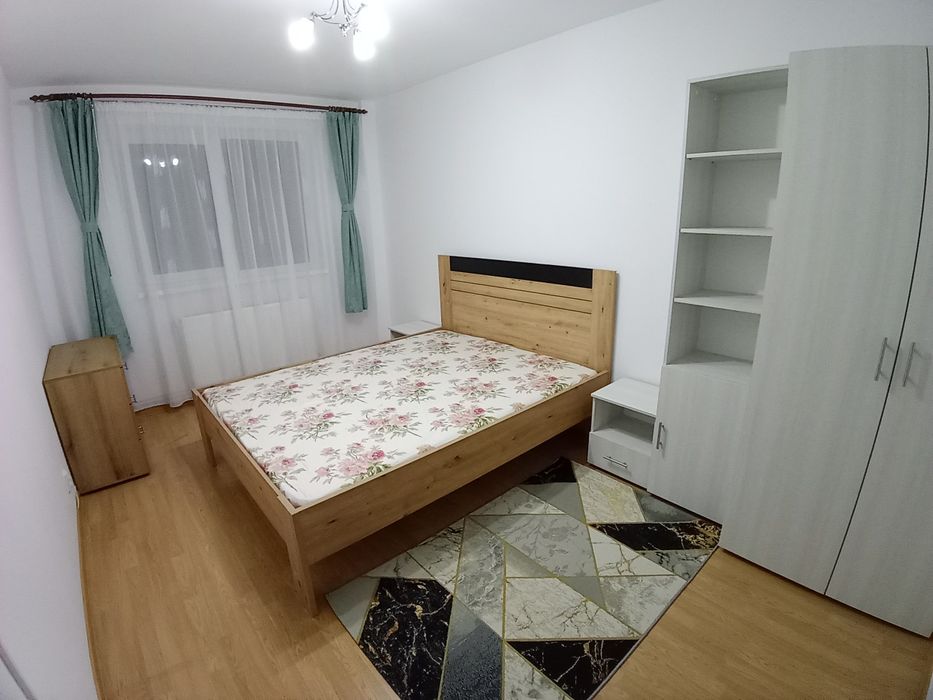 Închiriez  apartament decomandat Brasov