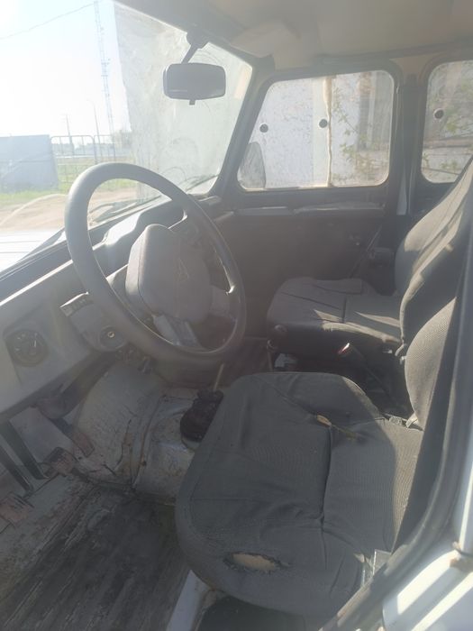 Продам УАЗ Хантер цена 1.8 торг у капота