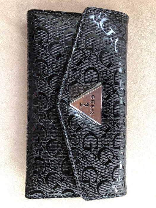 Маркови дамски портмонета Guess