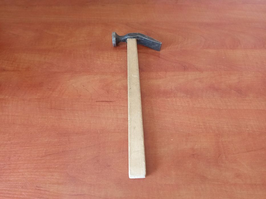 Молоток сапожный
