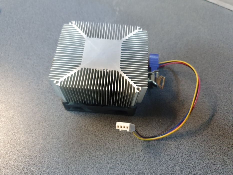 Cooler procesor pentru platforme AMD