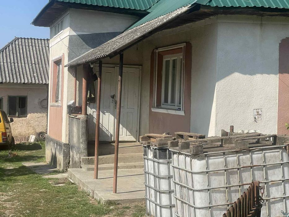 DE VÂNZARE – Casă cu teren și livadă în Săliște, comuna Băsești