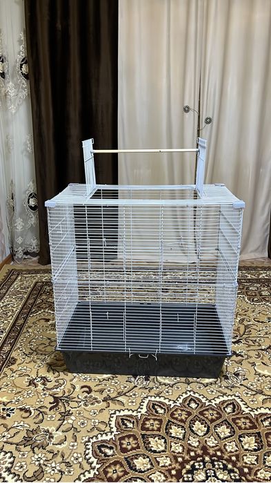 продам большую клетку для попугаев