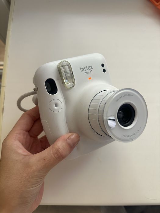 продам instax mini 11