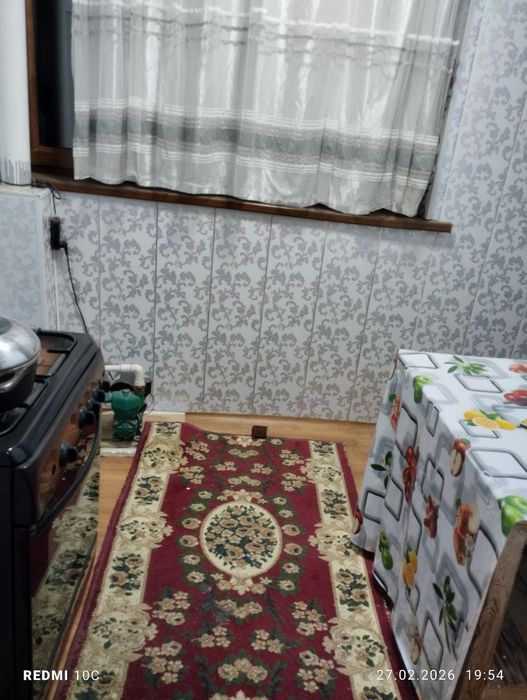 Хамма шароити бор дом сотилади  2 хонали