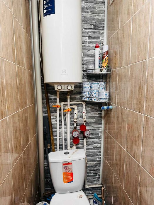 Продам 2 ку ломоносова 11\2