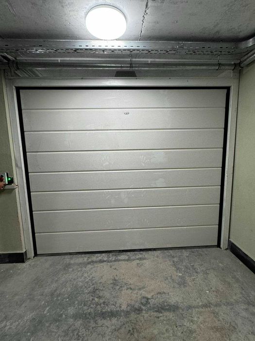 Дава се под наем Гараж / Паркомясто в Стара Загора, Център - 34 кв.м за 127.5 € - Снимка #1