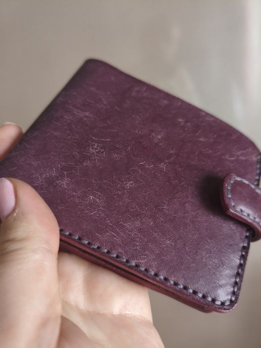 Portofel lucrat manual din piele handmade